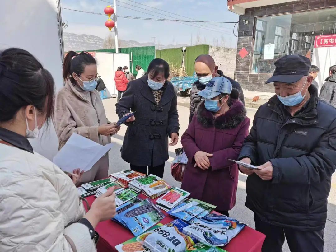 麻豆网站传媒免费亮相泥屯鎮“招商引資 聚賢引智”賦能鄉村振興大會